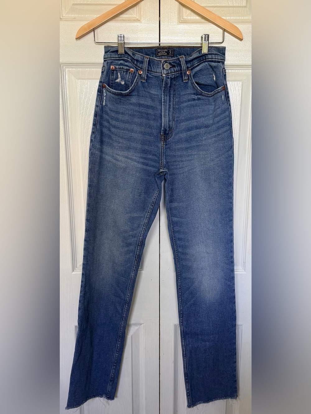 Abercrombie & Fitch Zoe Straight Jeans 27 Raw Hem